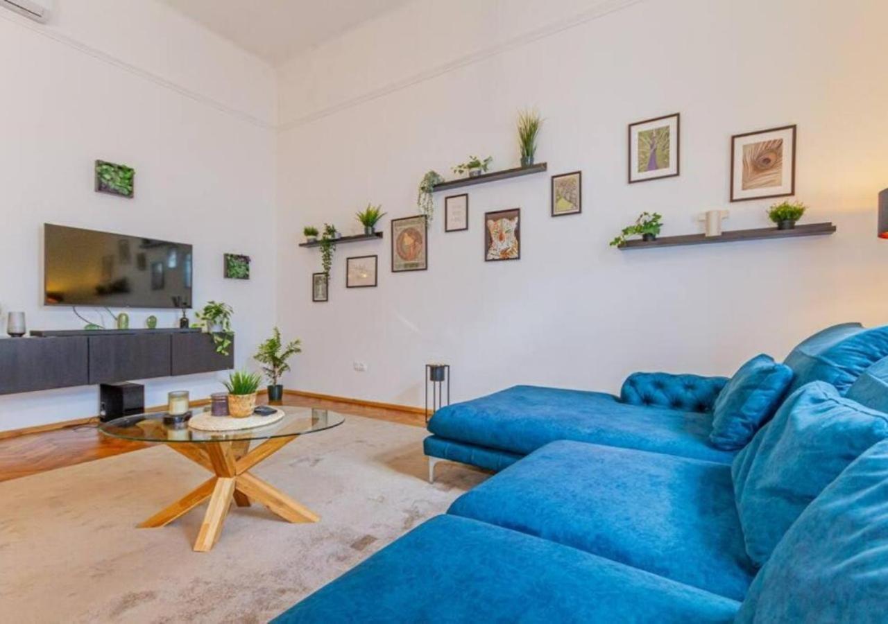 Luxury Apartment By The Famous Vaci Street Budapest Exterior photo